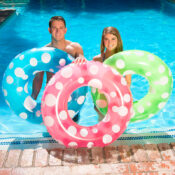 87136 | 36'' Polka Dot Swim Tube - Lifestyle 10