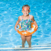 81530 | Little Ones Crab Swim Set - Lifestyle 3