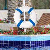 55553 LS FoamRingBuoy_24in_PoolSide_RGB800px